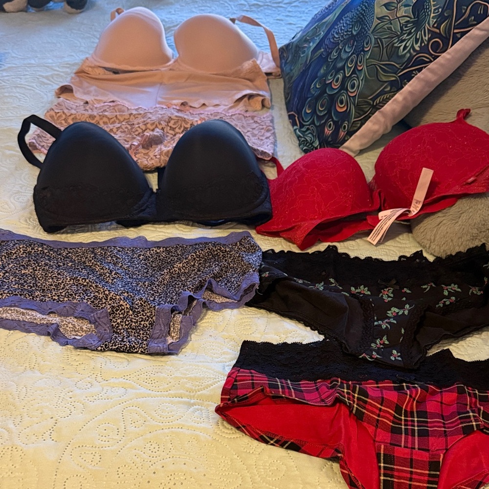 Torrid Bra Set - Black, Red, Cream